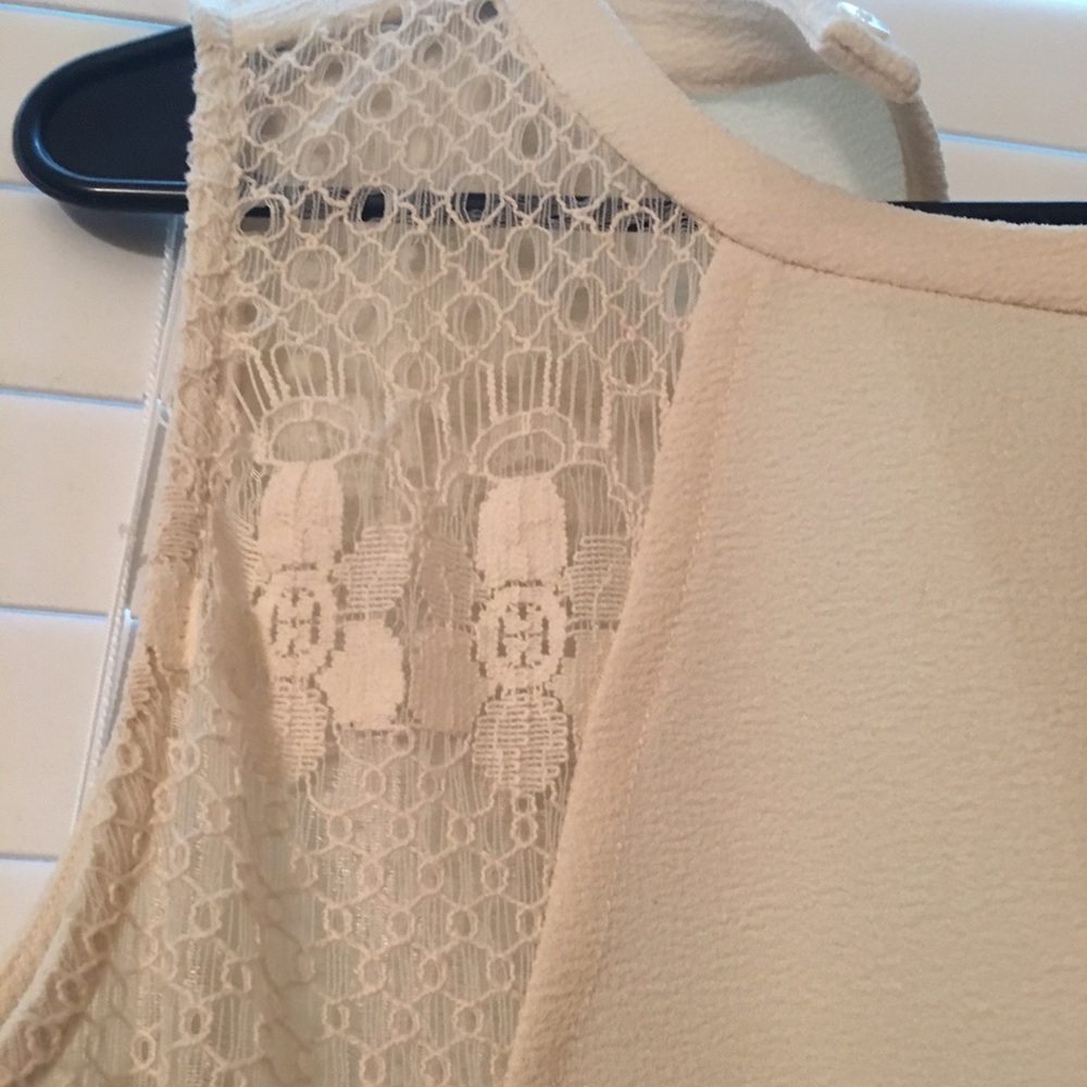 Short, sleeveless dress